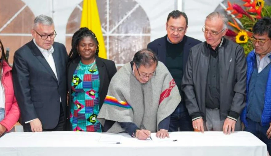 The Policy of ‘Paz Total’ (Total Peace) in Colombia: Challenges, Failures and Opportunities